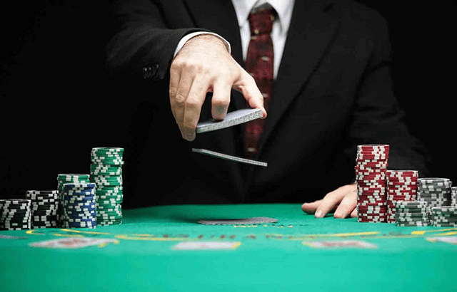 Học lỏm những cách chơi siêu đỉnh từ cao thủ Poker