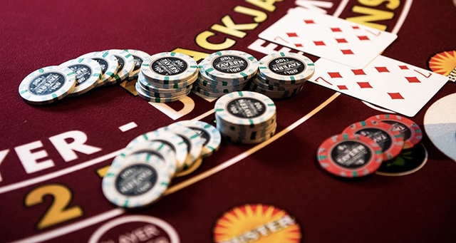 Những sai lầm làm tăng khả năng thua cược trong Blackjack mà bạn cần tránh