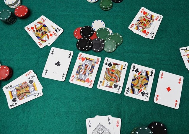 Tránh được những sai lầm sau bạn mới có cơ hội thắng cao hơn khi chơi Poker