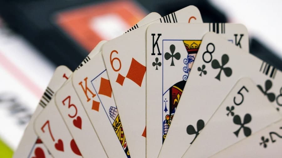 Hướng dẫn chi tiết cách tham gia chơi Tiến lên cả miền Bắc và miền Nam