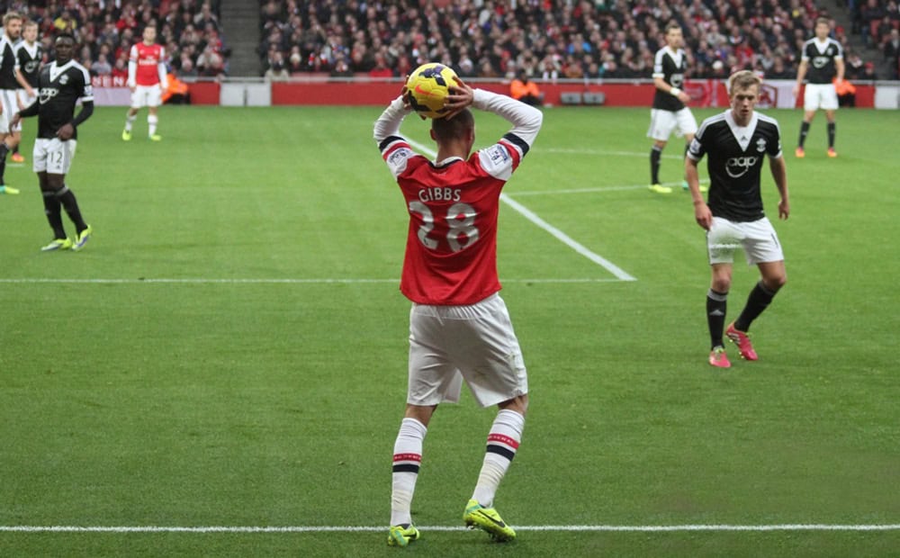 Kèo ném biên là loại cược dựa trên tổng số lần ném biên của cả 2 đội